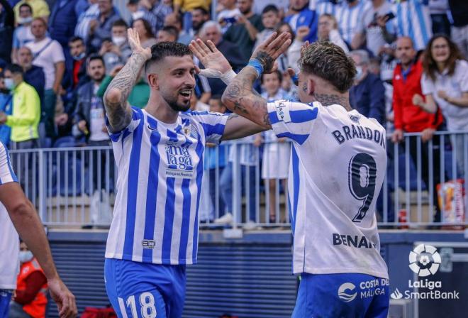 Vadillo celebra con Brandon su gol al Valladolid (Foto: LaLiga).