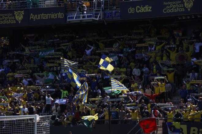 La afición del Cádiz, durante el Cádiz-Real Betis (Foto: Cristo García).