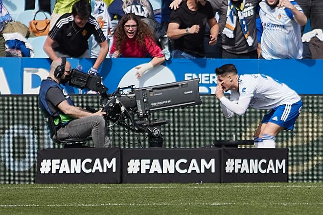 Borja Sainz celebra su gol en el Real Zaragoza-Girona (Foto: Daniel Marzo).