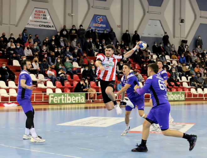 El Fertiberia se mete de lleno en la pelea por el ascenso directo tras ganar al Guadalajara (Foto: