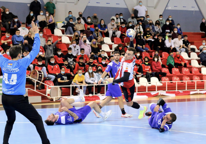 El Fertiberia se mete de lleno en la pelea por el ascenso directo tras ganar al Guadalajara (Foto:
