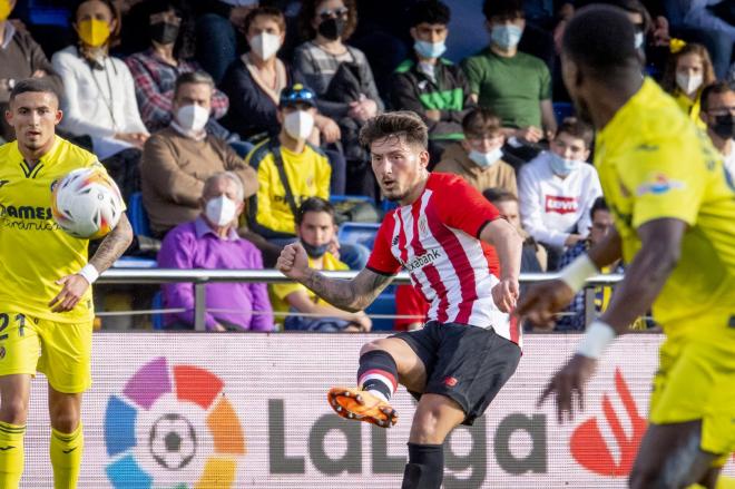 Unai Vencedor la pone ante el Villarreal CF en La Cerámica (Foto: Athletic Club).