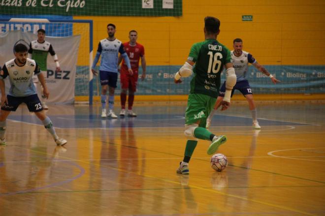 Un lance del partido ante El Ejido.