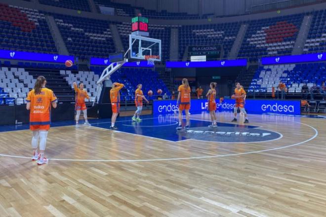 Derrota en Tenerife y la segunda plaza tendrá que esperar (77-58)