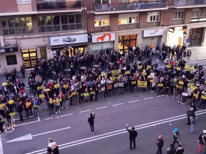 La protesta, después del Valencia - Cádiz, se repetirá tras el partido ante Osasuna.