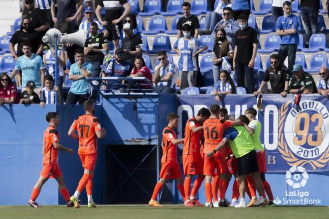 Los jugadores del Málaga celebran uno de los goles al Leganés (Foto: LaLiga).