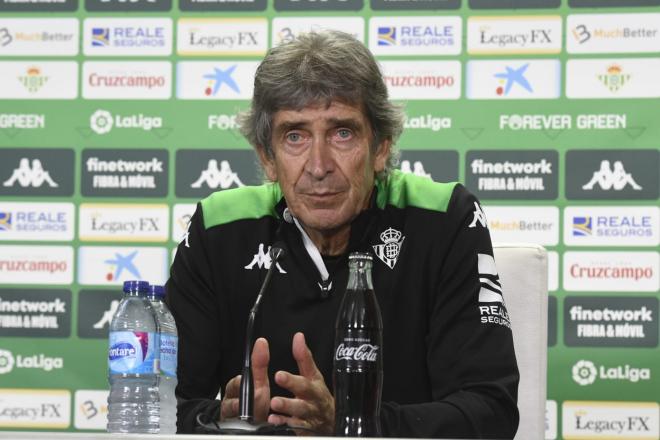 Manuel Pellegrini, entrenador del Real Betis (foto: Kiko Hurtado).