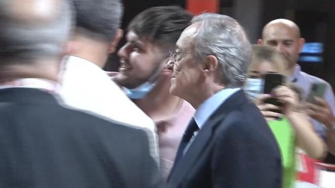 Florentino Pérez, a la salida del estadio Ramón Sánchez-Pizjuán.