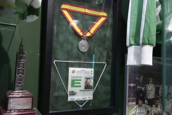 La medalla y la credencial de Kowalczyk (Foto: Kiko Hurtado)