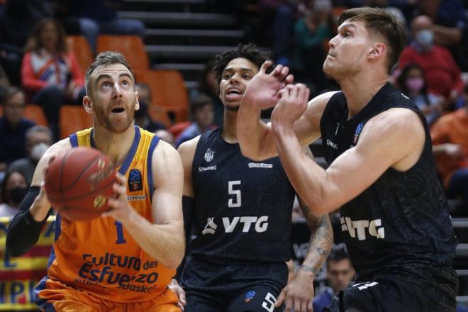 A cuartos de final de la 7DAYS EuroCup tras vencer al Hamburg Towers (98-80)