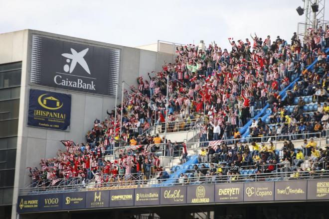 Afición del Athletic Club en el partido de LaLiga ante el Cádiz CF en el Nuevo Mirandilla (Foto: Cristo García).