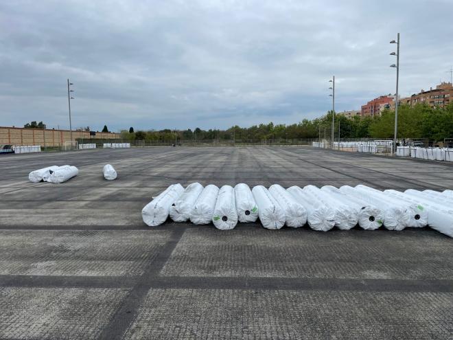La Fundación Deportiva Municipal ha renovado el césped artificial de los campos de fútbol de Ben