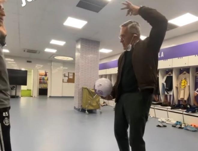 Paco Santamaría bailando (Foto: Instagram Luis Pérez).