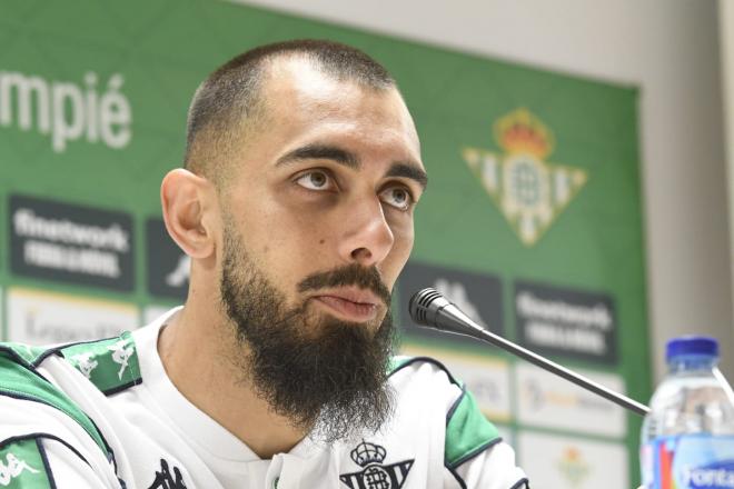 Borja Iglesias, en su rueda de prensa previa a la final de Copa (Foto: Kiko Hurtado).