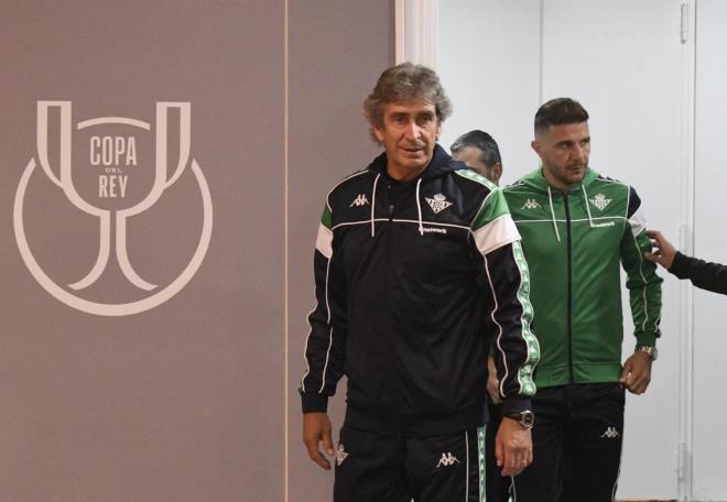 Manuel Pellegrini, junto a Joaquín (foto: Kiko Hurtado).