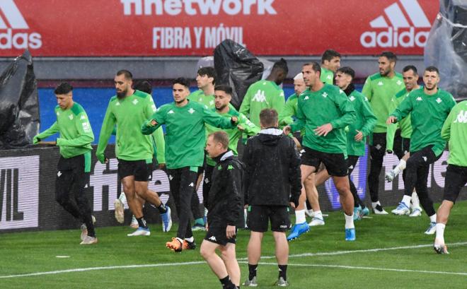 Los jugadores del Betis en el último entrenamiento (foto: Kiko Hurtado).