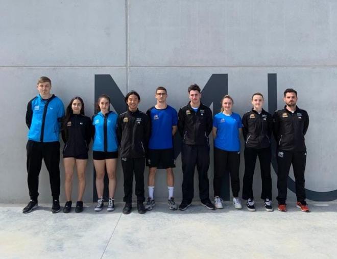 Los jugadores del Bádminton Benalmádena B, en La Nucía.