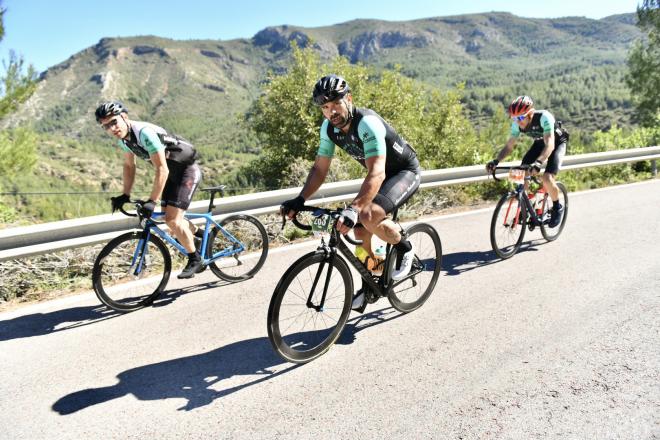 Fiesta del ciclismo popular en la II Edición del ‘Desafío 10 Picos Sierra de Espadán’