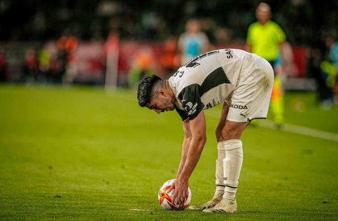 Carlos Soler antes de lanzar su penalti en la tanda (Foto: Soler)