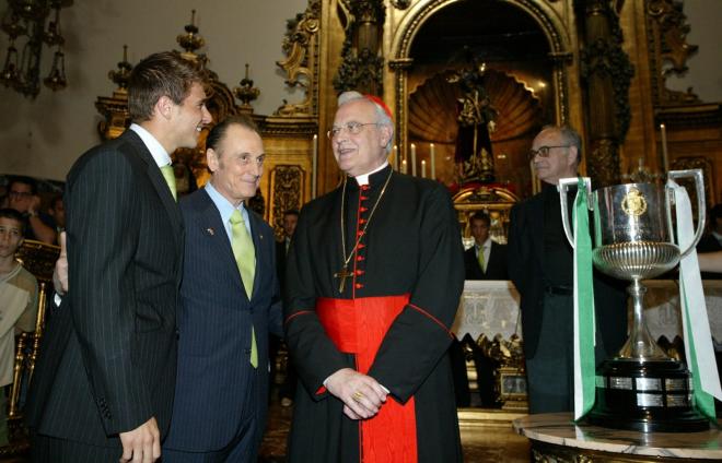 Carlos Amigo Vallejo con Joaquín y Lopera (foto: Kiko Hurtado).