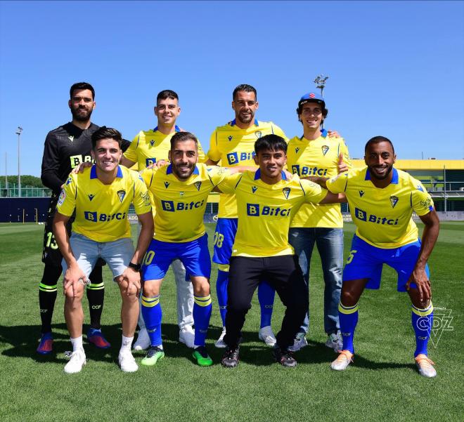 Visita de Rins, Ramírez, Fernández y Suryo Aji a la Ciudad Deportiva. (Foto: Cádiz CF)