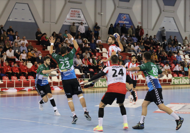 El Fertiberia Puerto Sagunto gana por la mínima al Novas (Foto: Pepa Conesa)