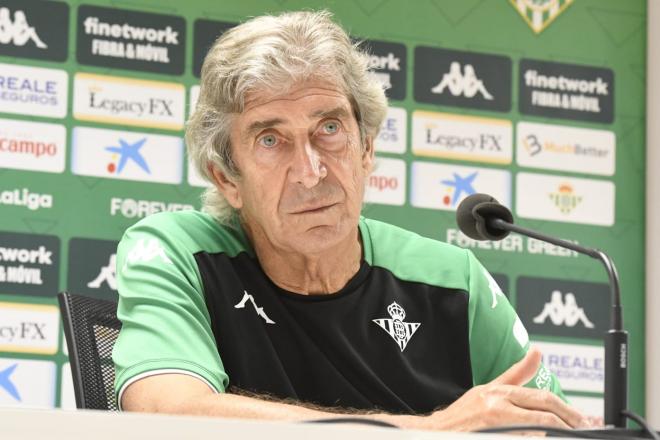 Manuel Pellegrini, entrenador del Betis (foto: Kiko Hurtado).