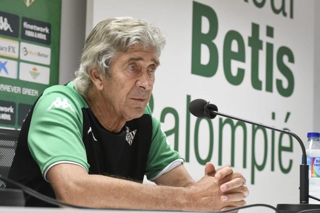 Manuel Pellegrini, entrenador del Betis (foto: Kiko Hurtado).