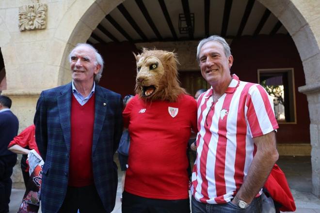 Iribar y Andoni Goikoetxea en el Congreso de Peñas de Aspe (Foto: Athletic Club).