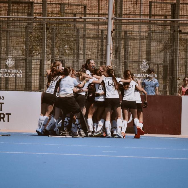 Las cadetes del Valencia CH hace historia y se clasifican para el Campeonato de España