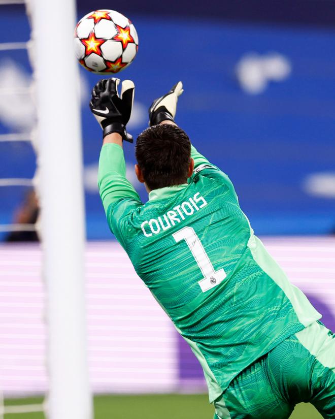 Parada de Courtois ante el City (Foto: Real Madrid).