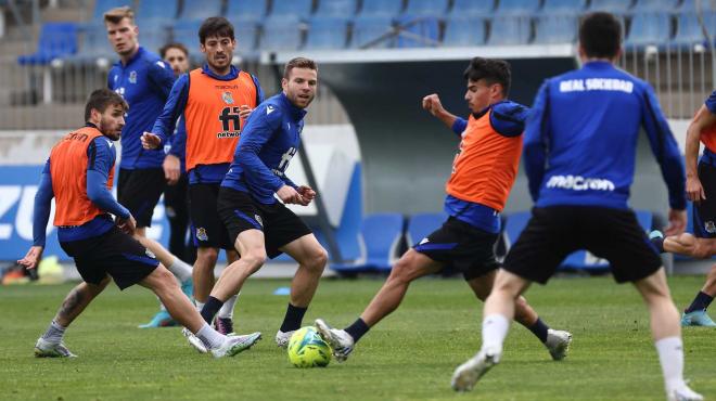 Los jugadores de la Real, en el entrenamiento del miércoles en Zubieta (Foto: Real Sociedad).