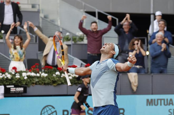 Rafa Nadal celebra un punto en Madrid (FOTO: EFE).
