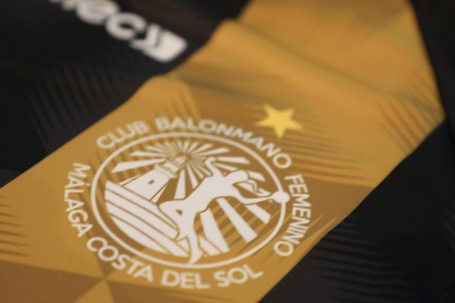 Detalle de la estrella en la camiseta de la final del Costa del Sol Málaga.