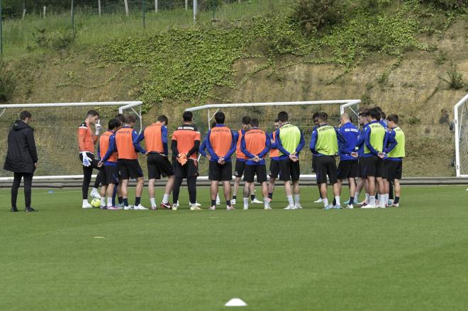 Los jugadores de la Real Sociedad trabajan en la víspera de jugar ante el Levante (Foto: Giovanni Batista).