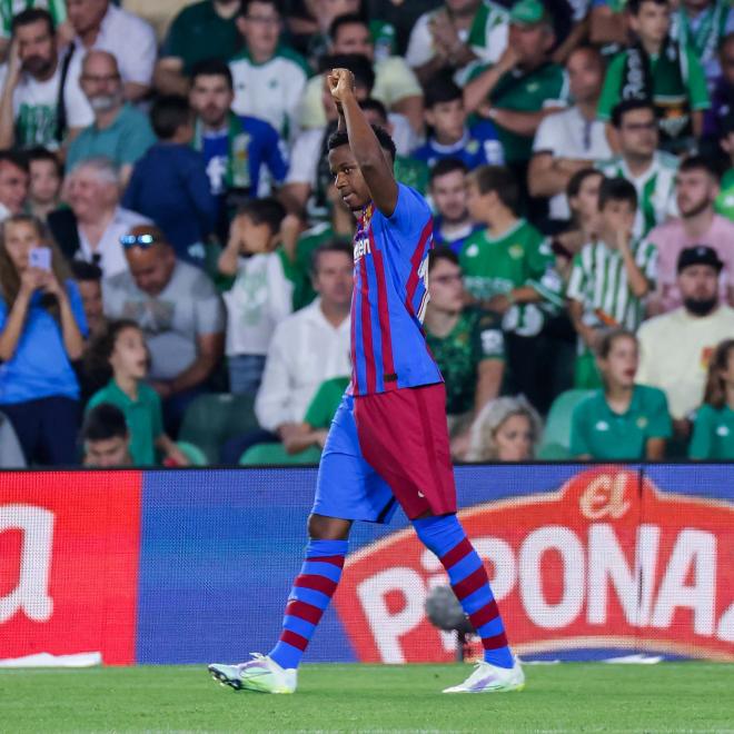 Ansu Fati celebra su gol en el Betis-Barcelona (Foto: LaLiga).