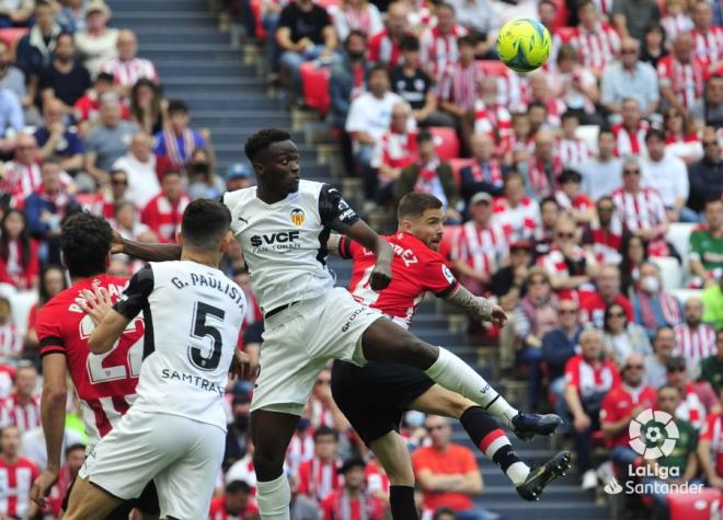 Diakhaby ante el Athletic