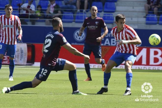 Pedro Díaz, en el Huesca-Sporting (Foto: LaLiga).