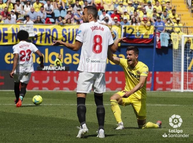 Jordán y Lo Celso, en el Villarreal-Sevilla. (Foto: Kiko Hurtado).