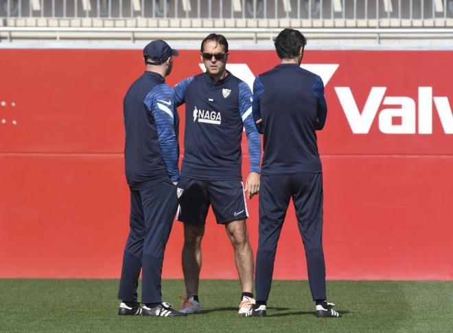 Lopetegui, en el último entrenamiento del Sevilla (Foto: Kiko Hurtado).