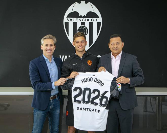 Hugo Duro firma con el Valencia CF