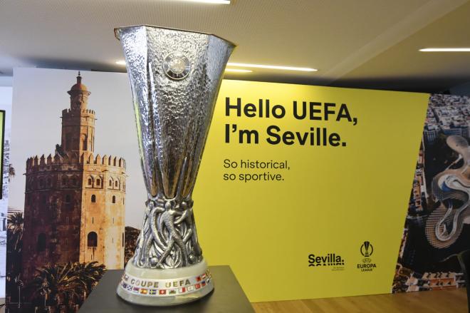 Presentación de la final de la Europa League en Sevilla (Foto: Kiko Hurtado)