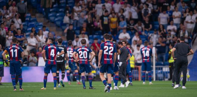 El Levante consuma el descenso en el Santiago Bernabéu. (Foto: Cordon P)