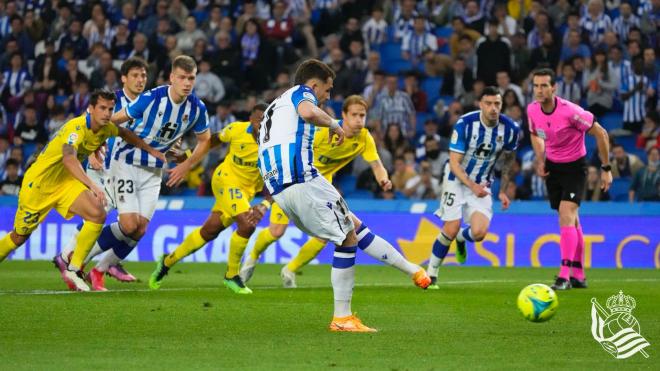 Januzaj ante el Cádiz en el Reale Arena. (Foto: LaLiga).