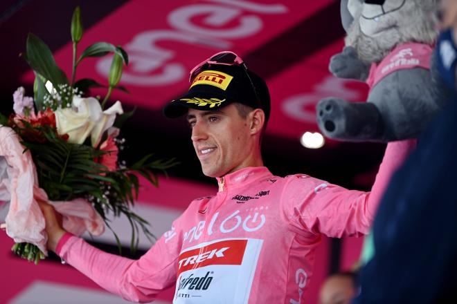 Juanpe López, con la 'Maglia Rosa' del Giro de Italia (Foto: Cordon Press).