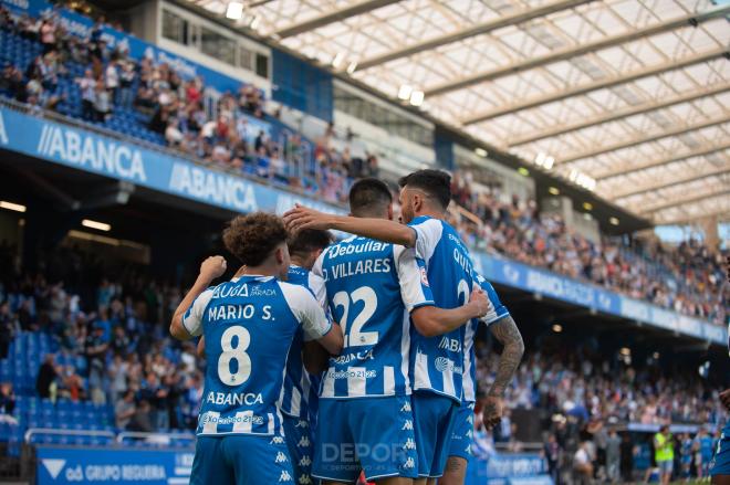 Los jugadores del Deportivo celebrando un gol ante la UD Logroñés (Foto: RCD).