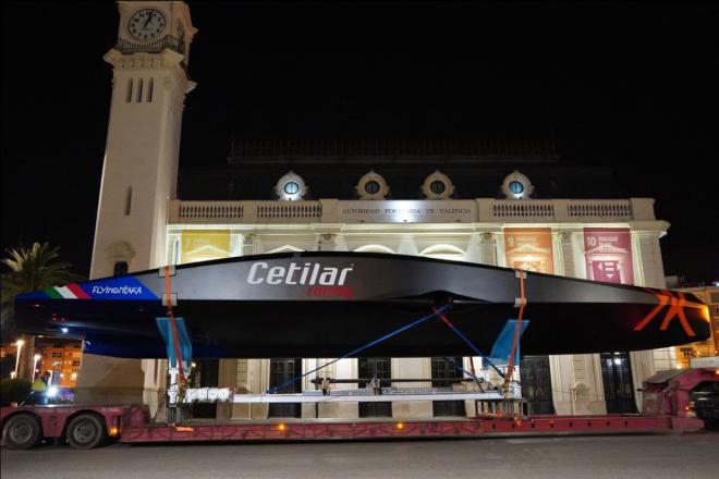 La Marina de València, sede de la fabricación del primer monocasco con foils concebido para regat