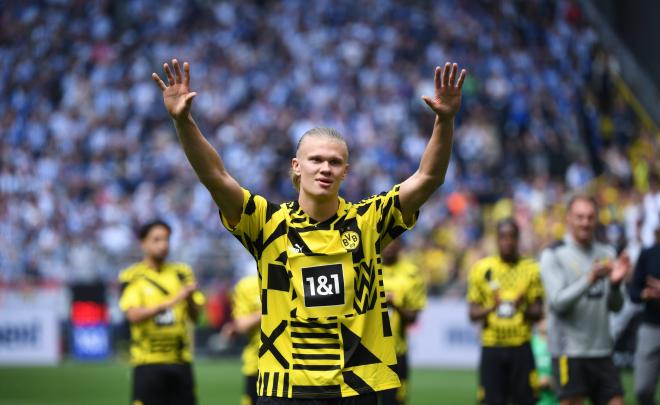 Erling Haaland se despide de la afición del Borussia Dortmund. Valdano lo compara con Kempes (Foto: Cordon Press).
