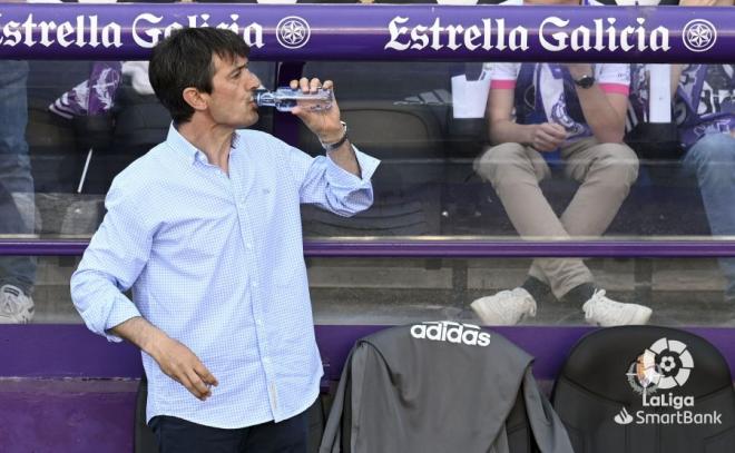 Pacheta bebe agua en el Real Valladolid-Ponferradina.