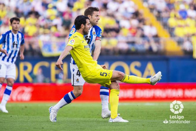 Illarra presiona a Dani Parejo en el Villarreal-Real Sociedad (Foto: LaLiga).